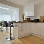 The Courtyard, 4 - Bed, Sleeps 6, Pets Welcome
