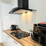 The Courtyard, 4 - Bed, Sleeps 6, Pets Welcome アパートホテル 4*