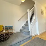 アパートホテル The Courtyard, 4 - Bed, Sleeps 6, Pets Welcome ウルバーストン