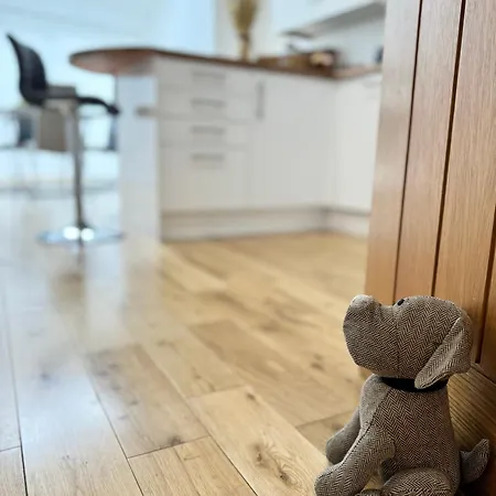 The Courtyard, 4 - Bed, Sleeps 6, Pets Welcome 4*