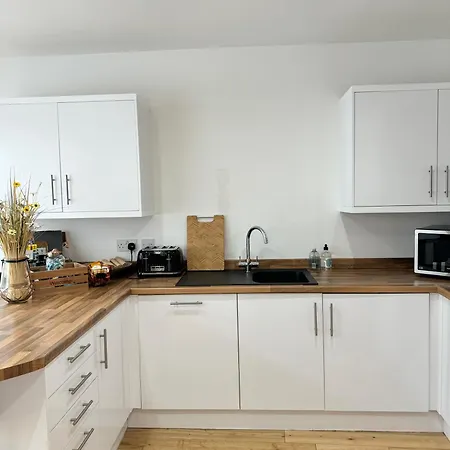 The Courtyard, 4 - Bed, Sleeps 6, Pets Welcome Lägenhetshotell