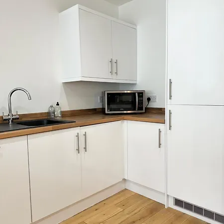 The Courtyard, 4 - Bed, Sleeps 6, Pets Welcome 4* Ulverston