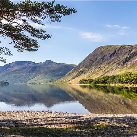 The Courtyard, 4 - Bed, Sleeps 6, Pets Welcome 4*