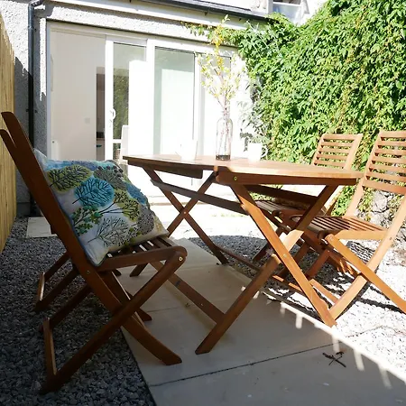 The Courtyard, 4 - Bed, Sleeps 6, Pets Welcome Lägenhetshotell