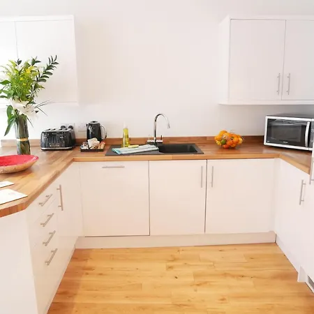 The Courtyard, 4 - Bed, Sleeps 6, Pets Welcome 4* Ulverston