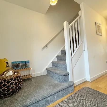 아파트호텔 The Courtyard, 4 - Bed, Sleeps 6, Pets Welcome 울버스톤